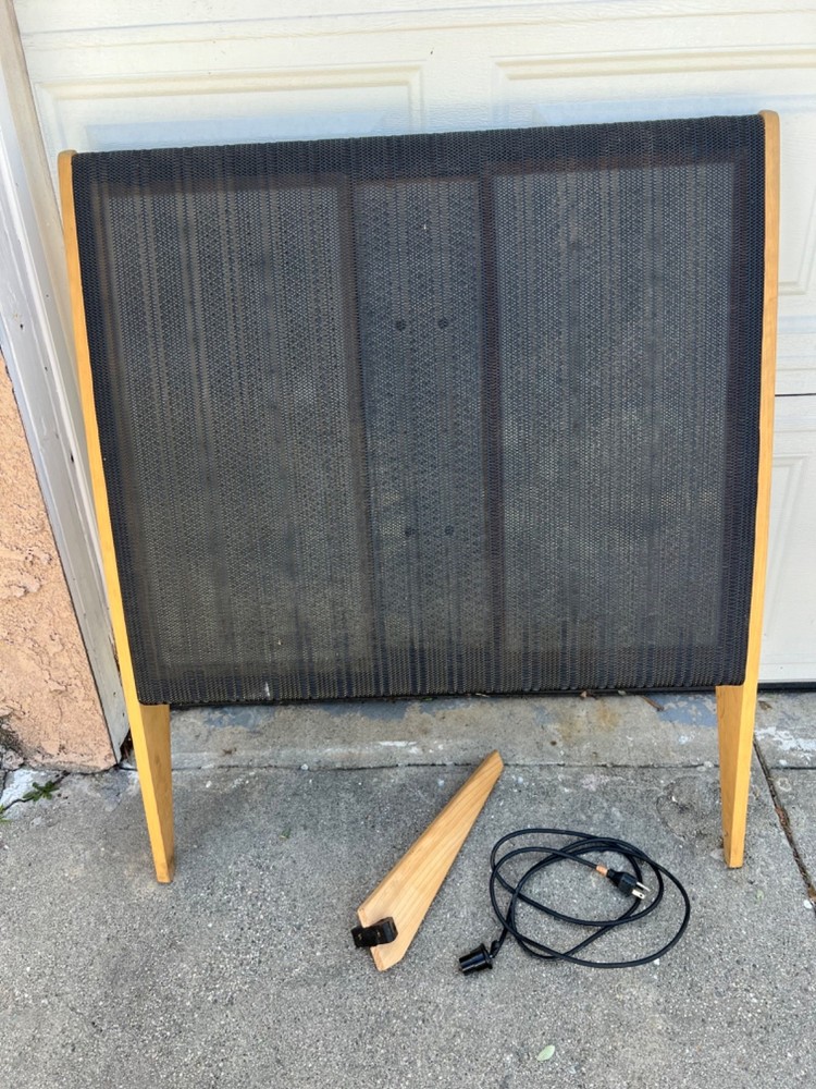 THE QUAD ELECTROSTATIC SPEAKERS