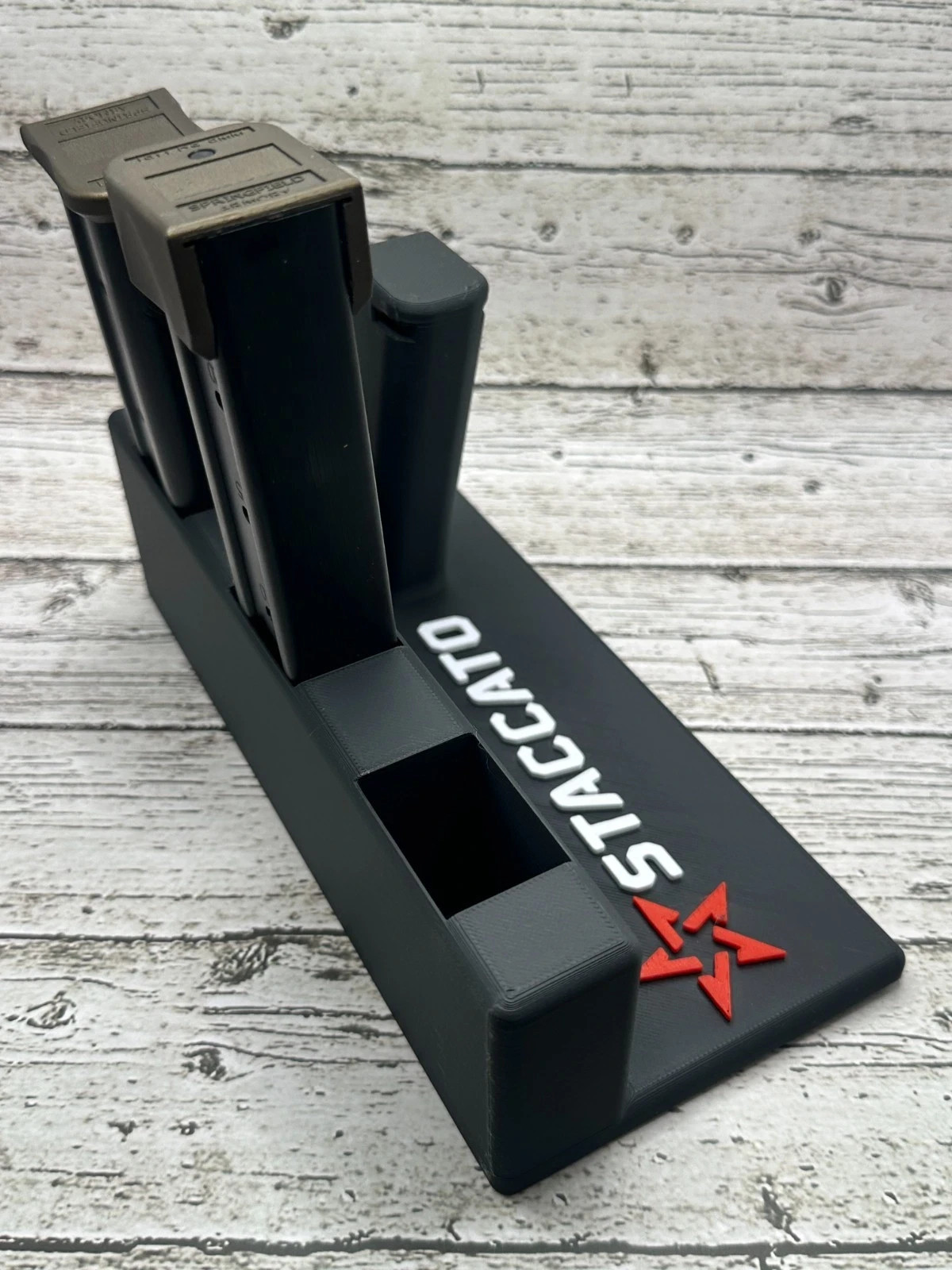 Staccato 2011 Pistol Display Stand + 3 Mag Holder – Black Polymer w/ Logo