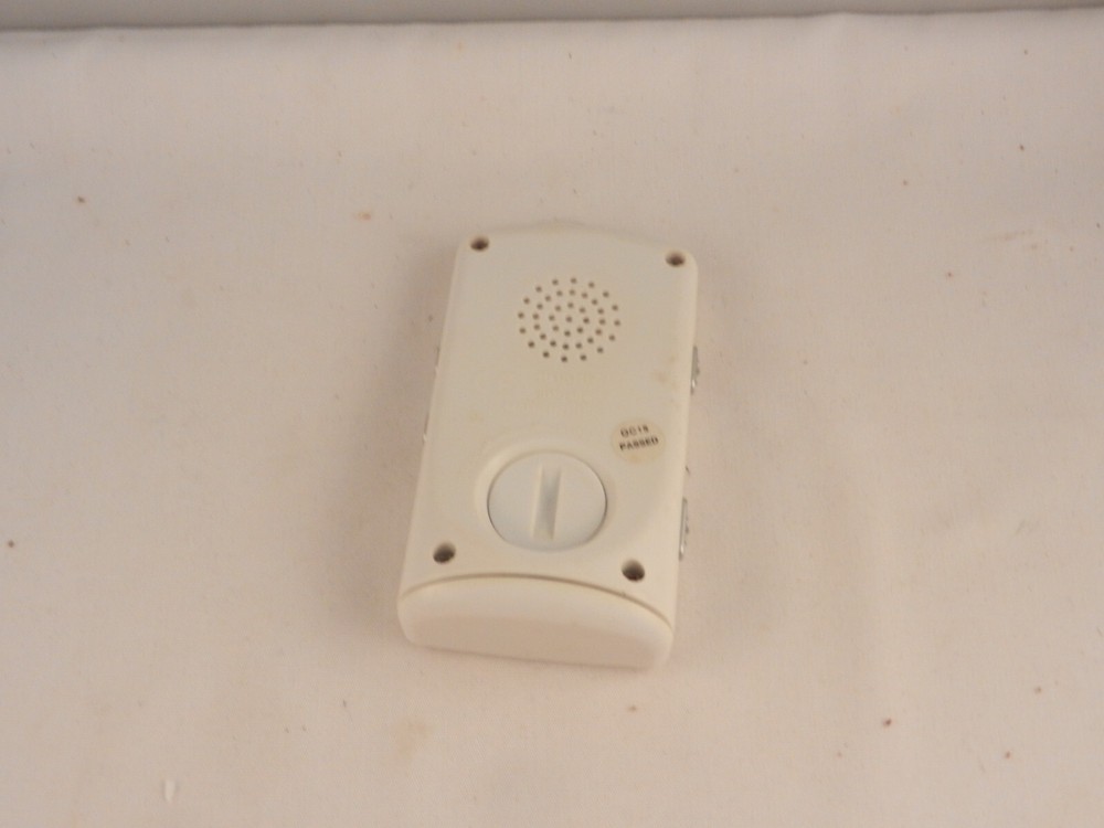SHARP TRAVEL ALARM CLOCK "WORKS" WITH BATTERY