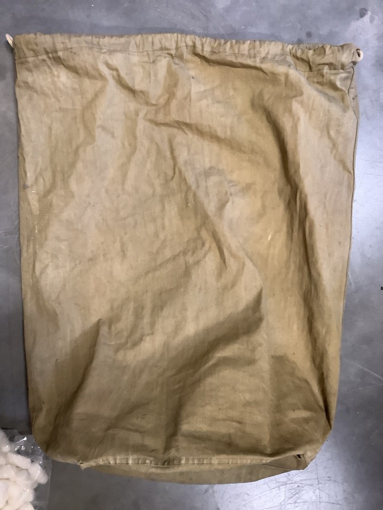 ORIGINAL WWII US ARMY INFANTRY BARRACKS LAUNDRY CARRY BAG- KHAKI, NAMED