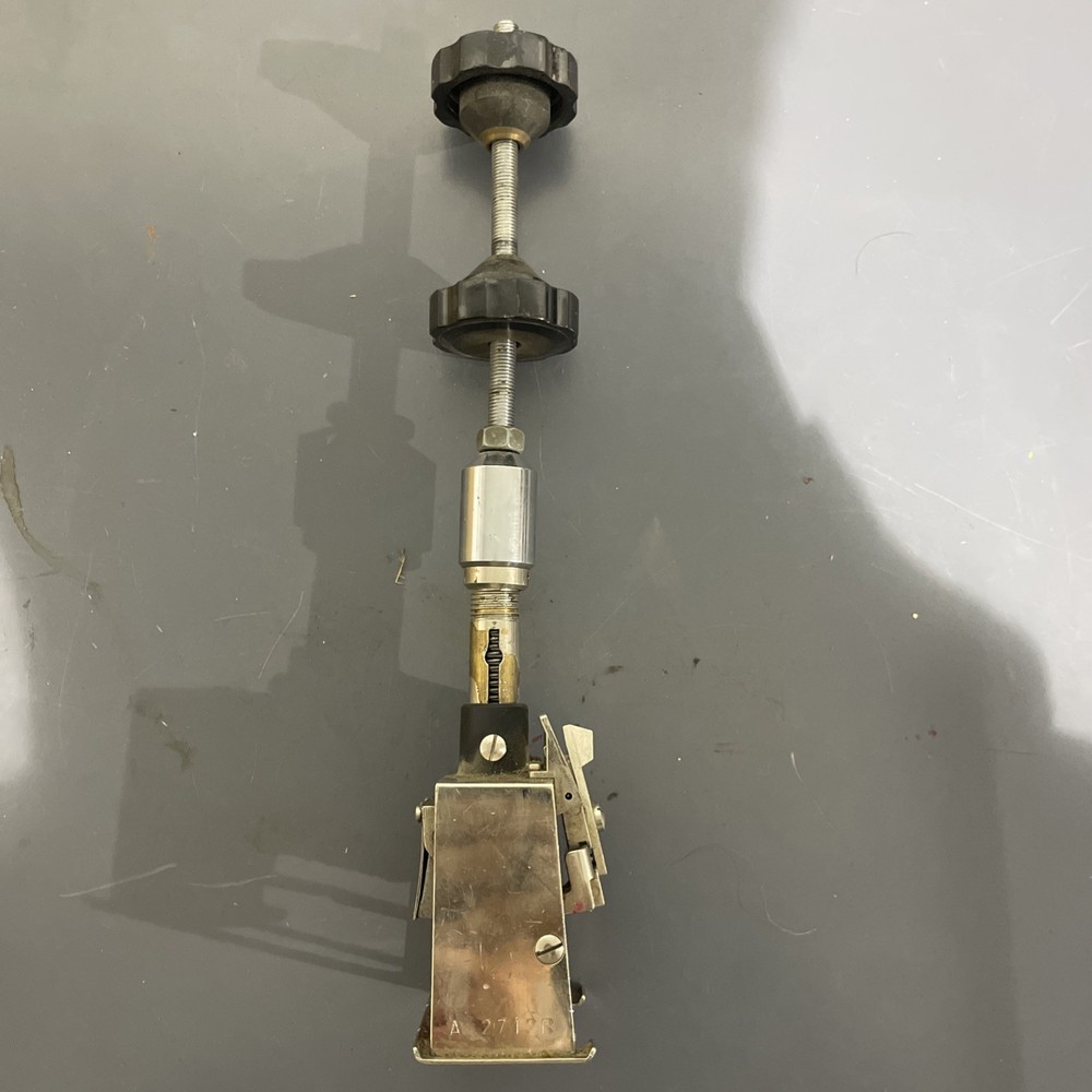 Numbering Head. model Number A 2712R