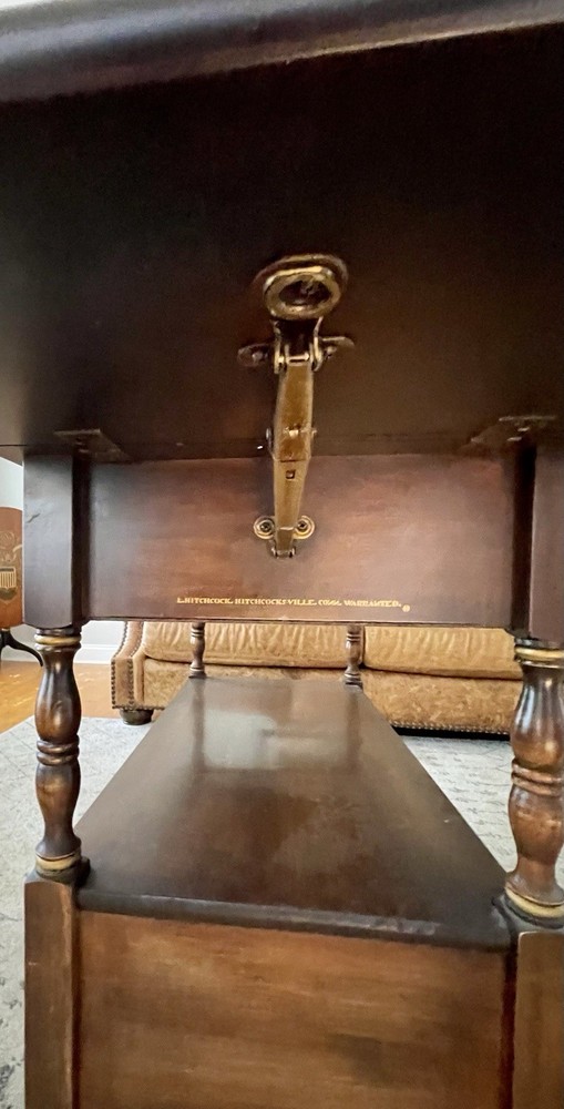 L. Hitchcock server/table