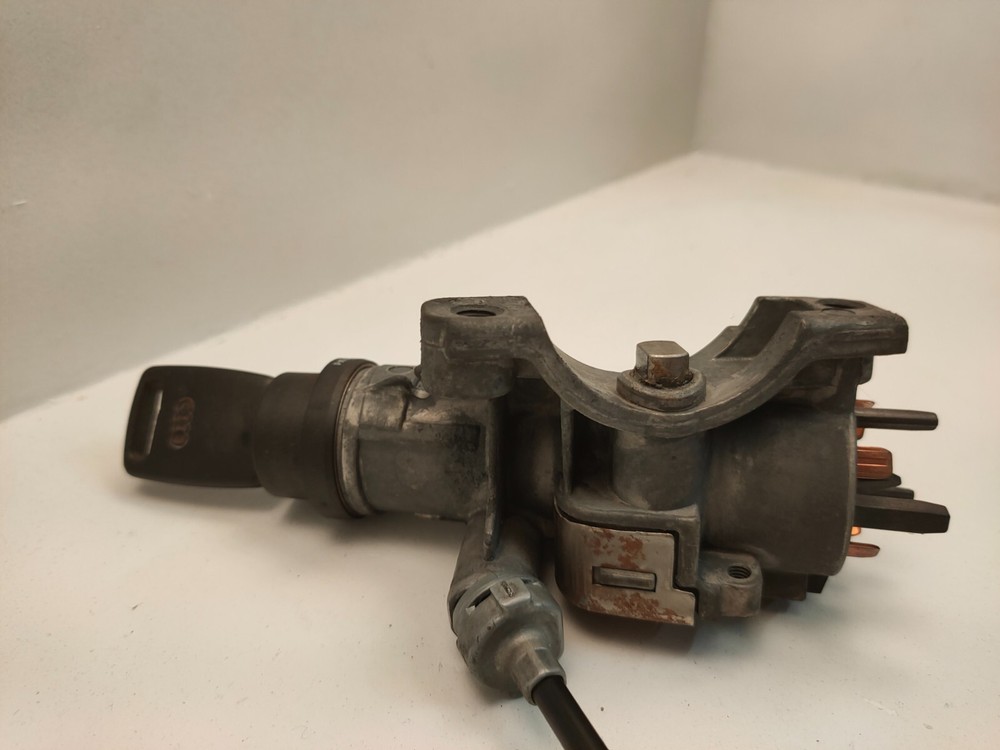 04 AUDI A4 Ignition W/Key 4B0905851F