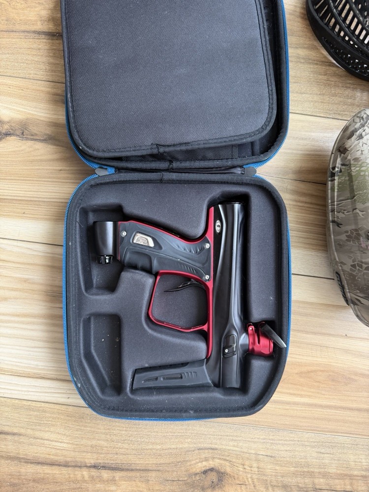 SHOCKER XLS Paintball Marker + Extras