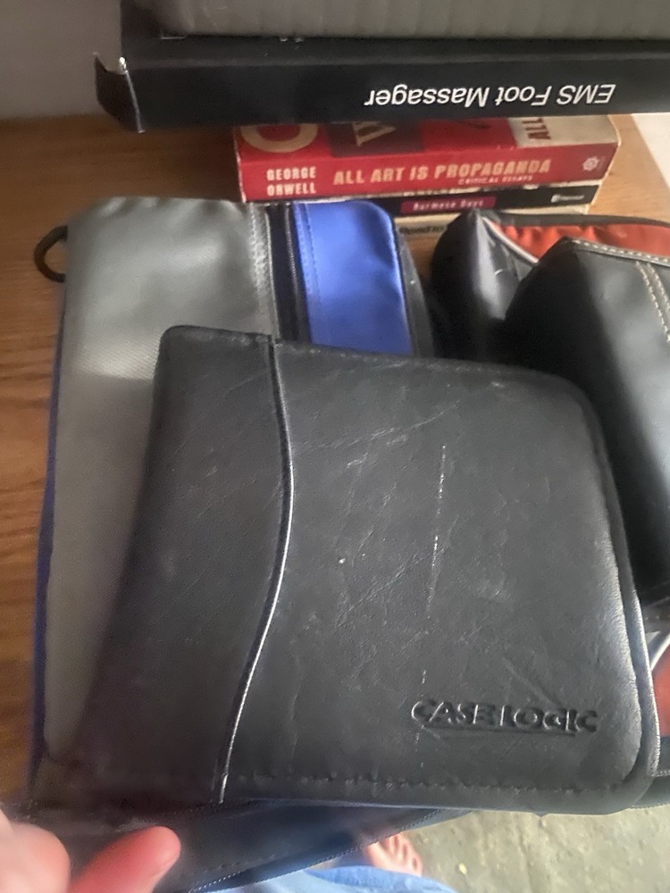 4 case logic dvd cd binders