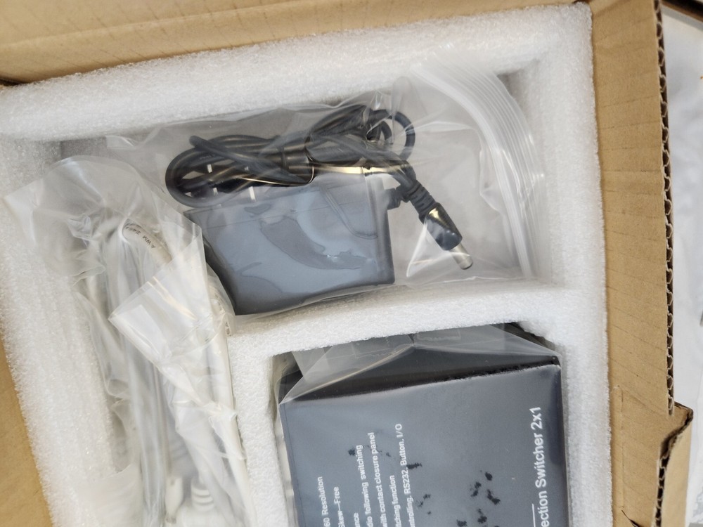 PTN Electronics WVG2A HIGH PERFOMANCE COMPUTER GRAPHICS SIGNAL SWITCHER