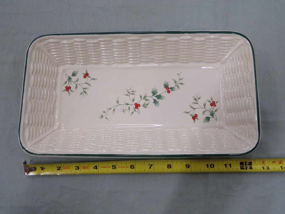 Pfaltzgraff Winterberry Basket Weave Rectangle Serving Tray ~ EUC
