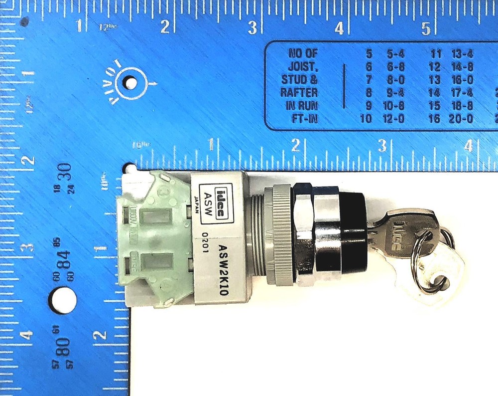 Idec Two Position Key Switch W/ Key ASW2K10 NOS