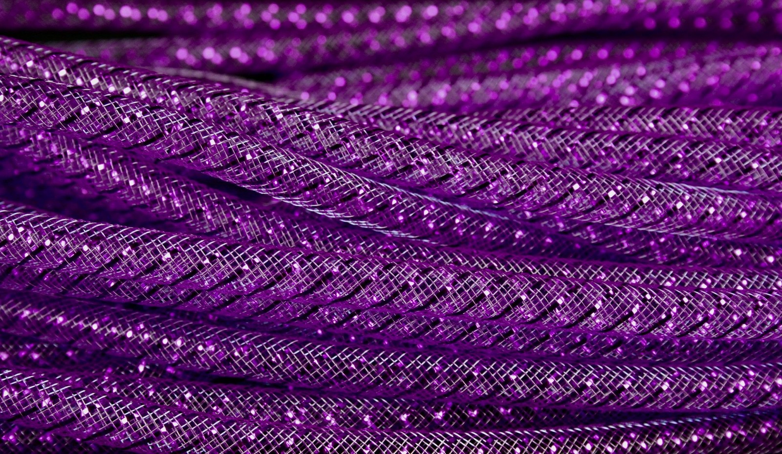 CYBERLOX 8mm Deco Mesh Tubing Flexible Party & Holiday Craft