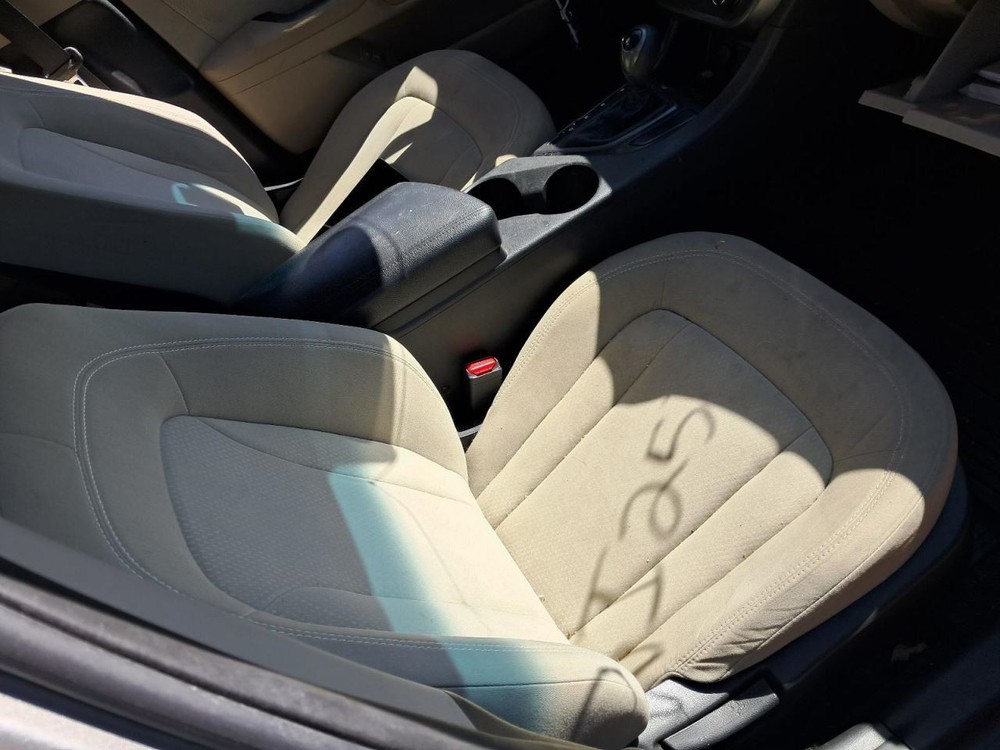 OPTIMAKIA 2011 Glove Box 4809367