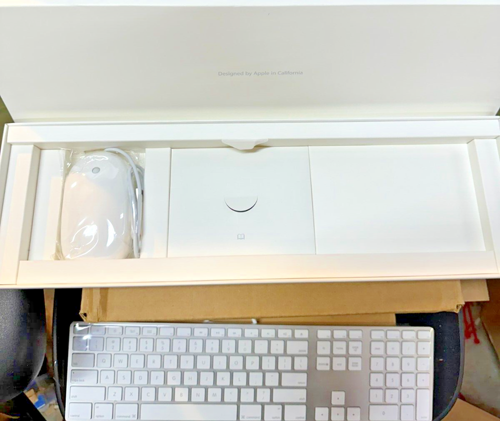 Apple A1243 Wired USB Keyboard & A1152 Mighty Mouse Box Set Sealed