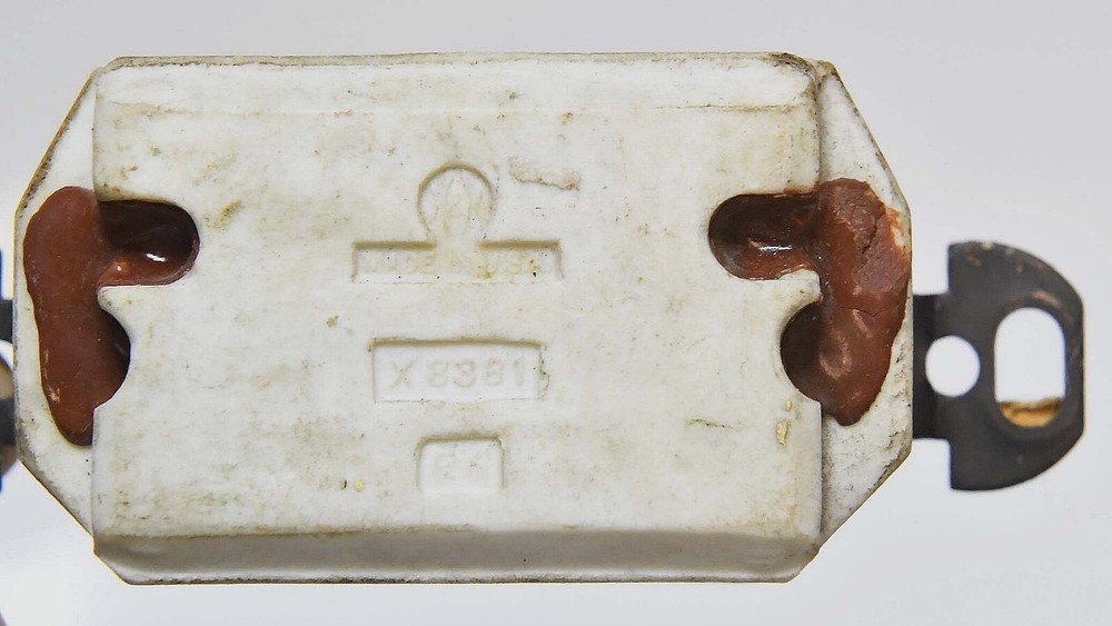 VINTAGE SINGLE POLE PUSH BUTTON SWITCH #2