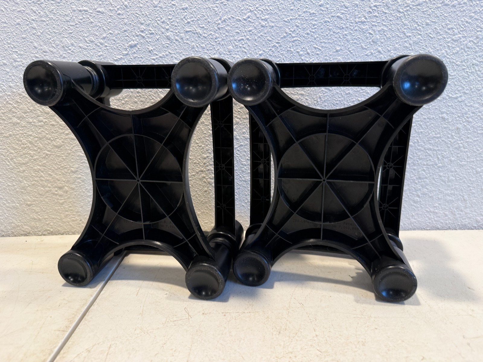 Lot of 2 IsoAcoustics ISO-L8R200 Acoustic Subwoofer Isolation Stand