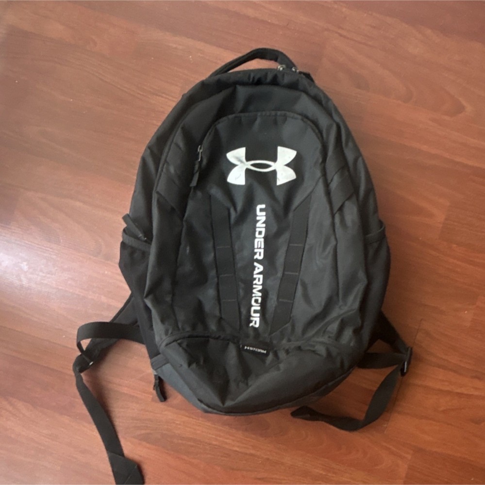 Under Armour Black Gym Backpack Polyester Zip 3 Pockets Adjustable Padded Strap