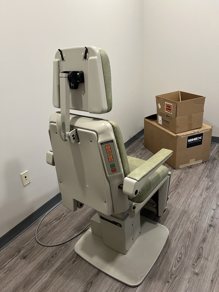 Midmark 491 Exam/procedure Chair