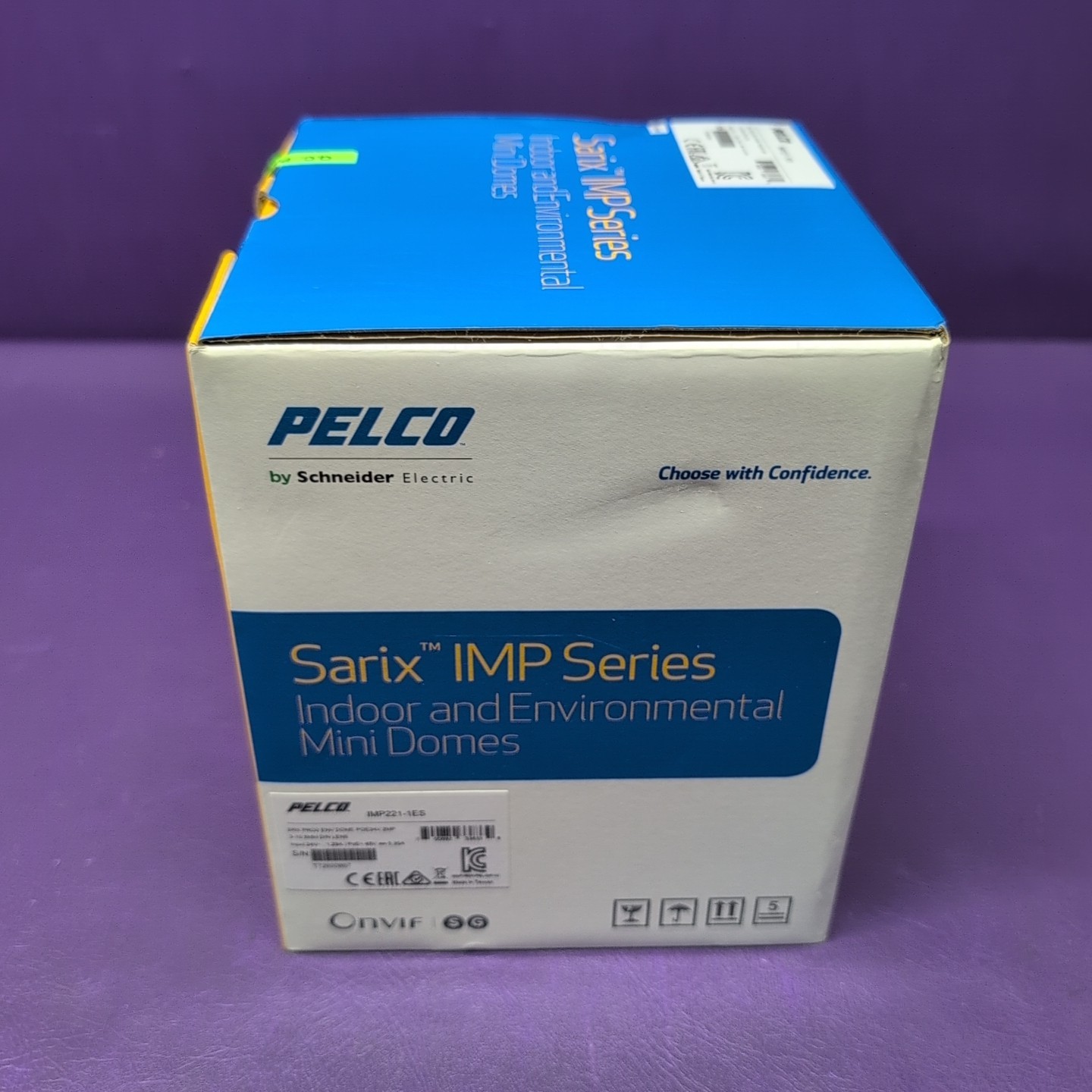 New Pelco 2 Megapixel Network Outdoor Dome Camera 3-10.5mm Lens IMP221-1ES