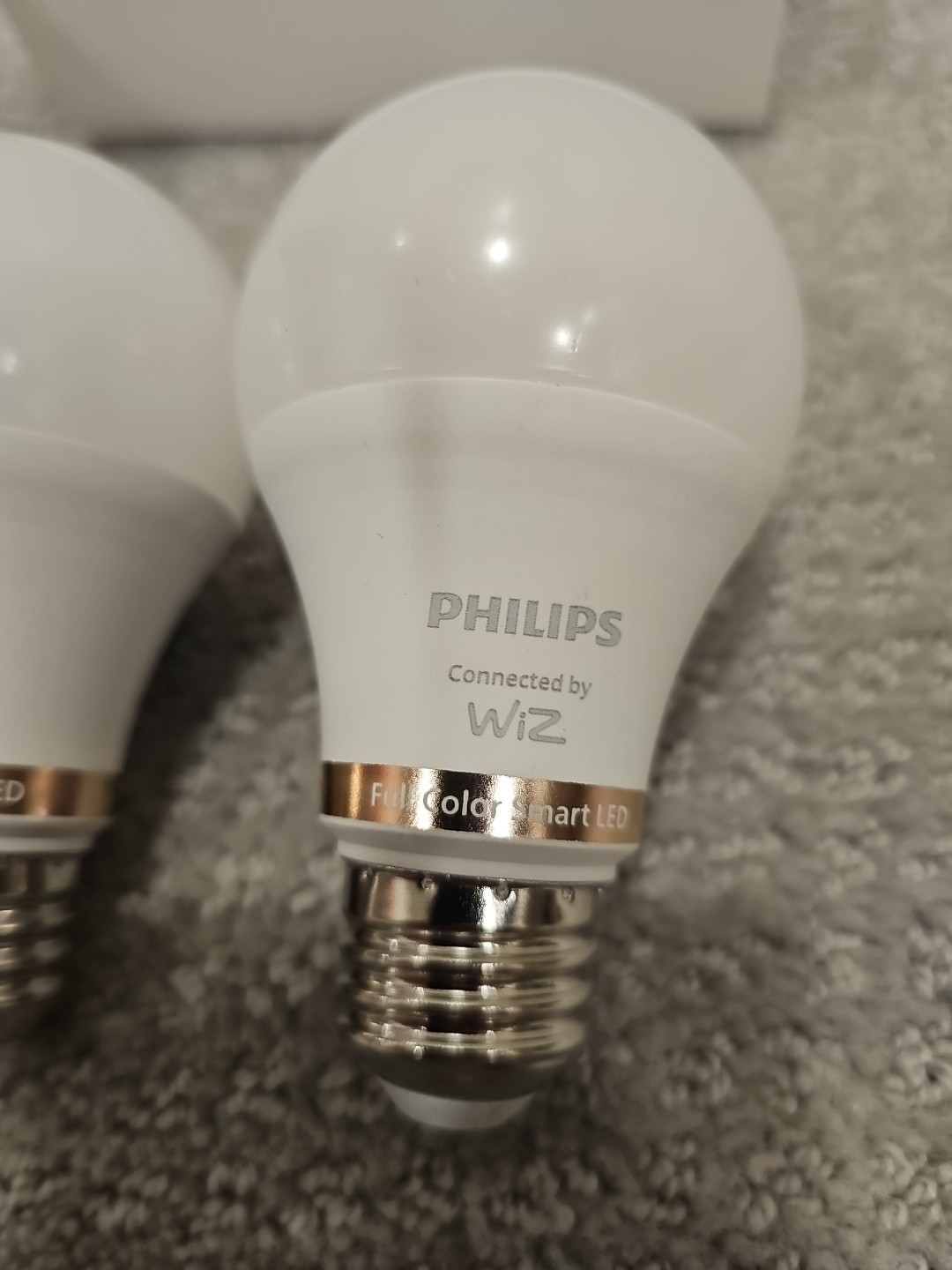 2 PACK Philips Wiz LED Wi-Fi Smart Bulb Full Color 60W REPLACEMENT 2 BULBS LB27