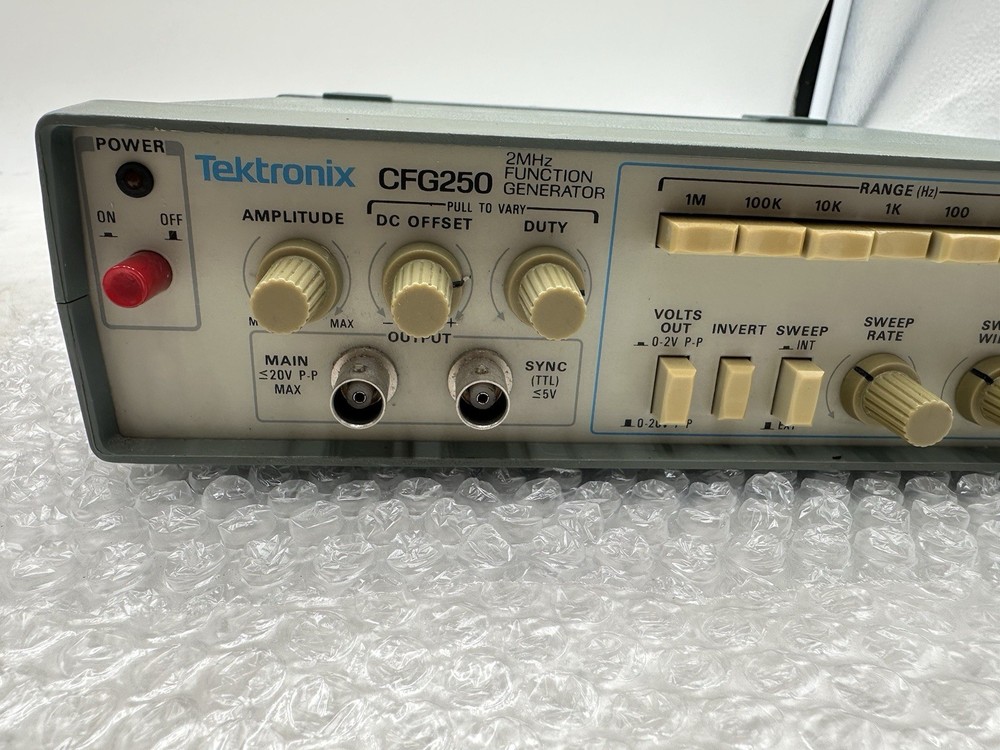 Tektronix CFG250 Function Generator 2MHz- Powers On- Not Fully Tested