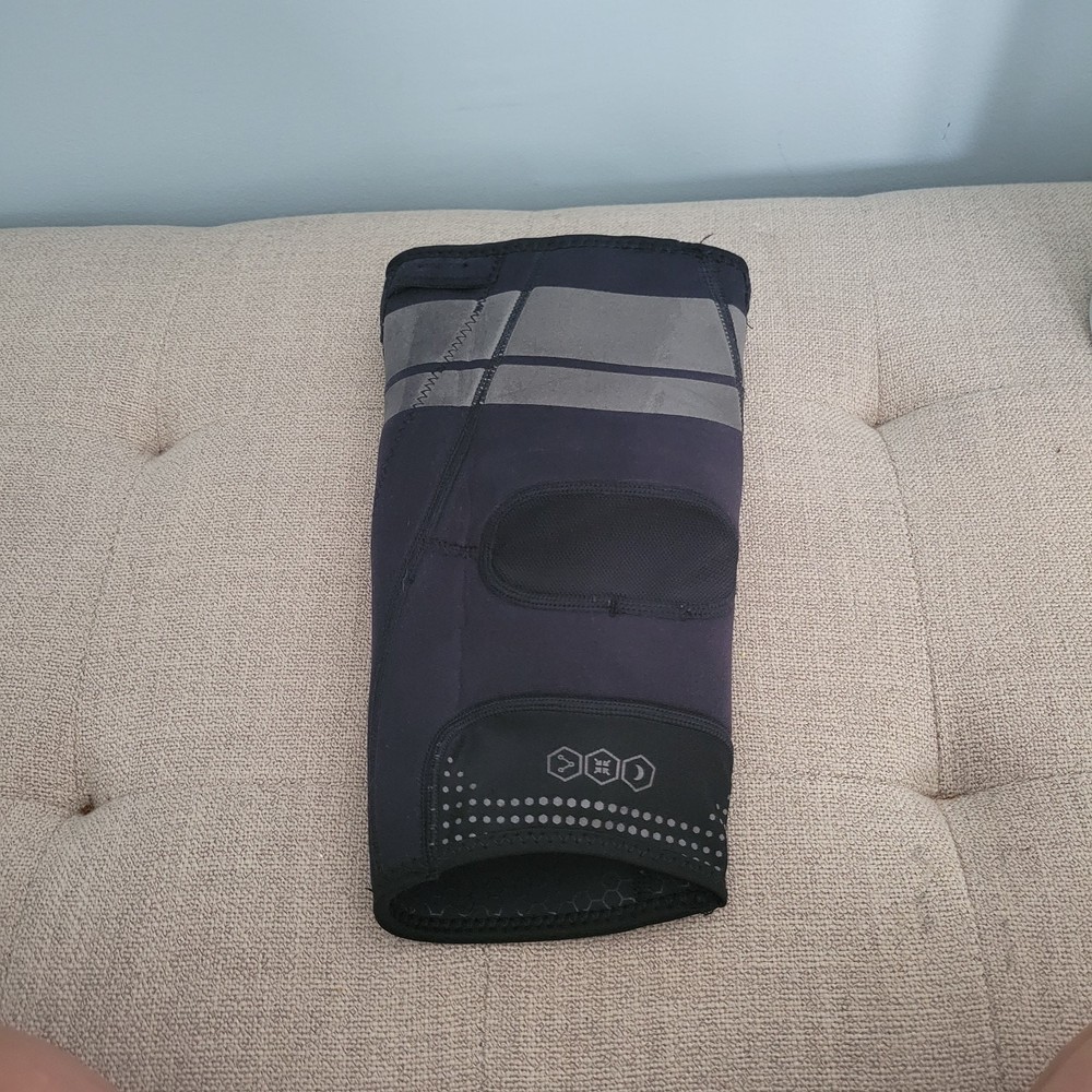 DonJoy Performance Bionic Knee Brace (Black/Medium)