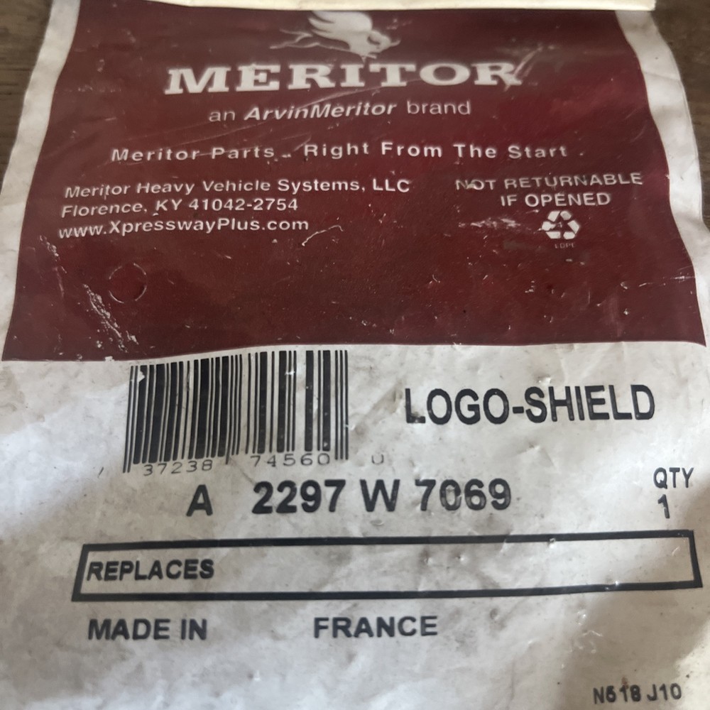 NOS Meritor A2297W7069 Logo Shield, Shift Nob