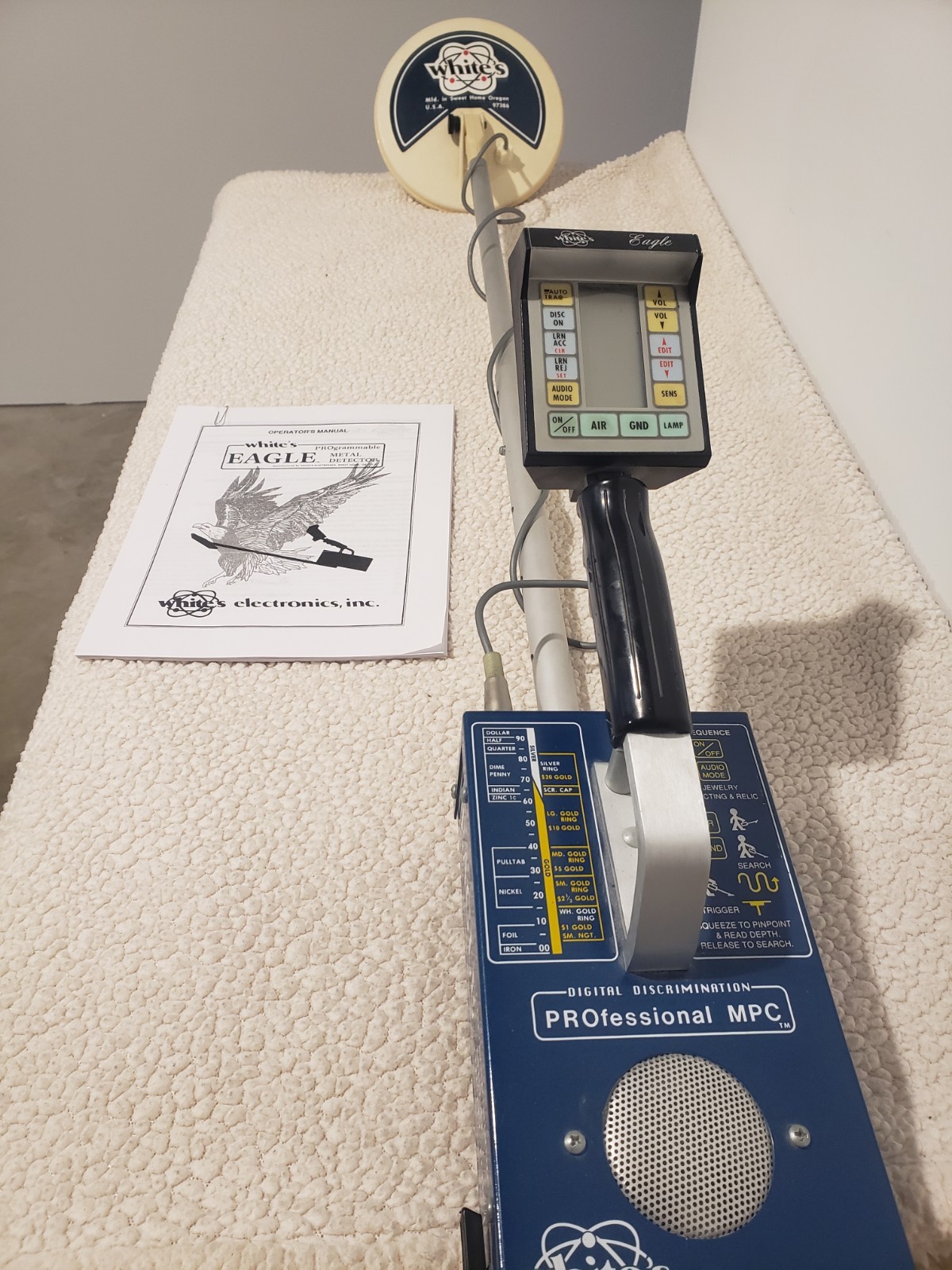 Whites Eagle Metal Detector