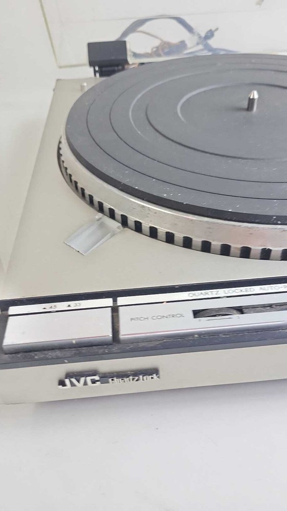 JVC Turntable QL-A5 Quartz Lock Direct Drive Auto-Return System