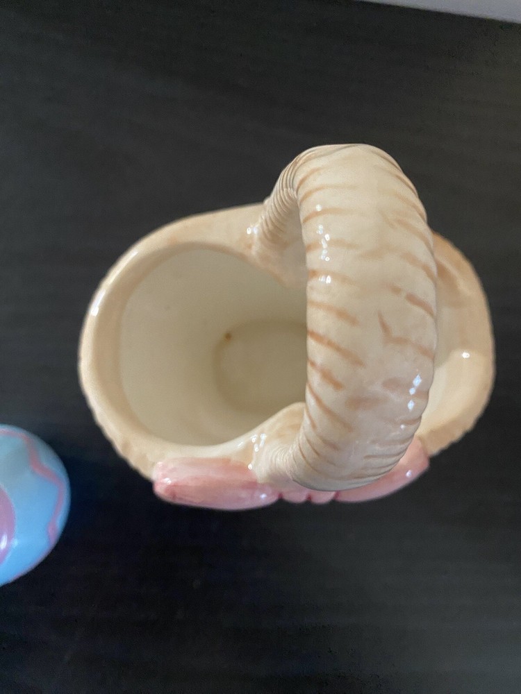 Vintage Ceramic Easter Basket Easter Egg Salt & Pepper Shaker *Missing 1 Egg*