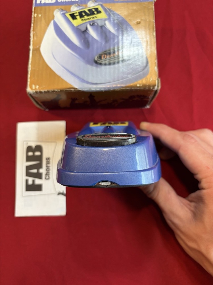 Danelectro FAB Chorus Effects Pedal Tested With Box (READ)