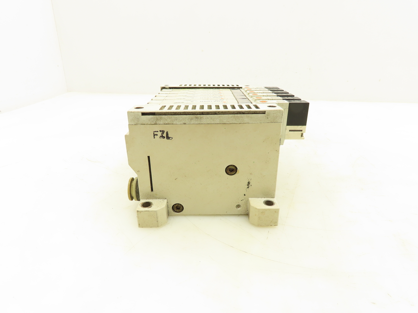 SMC VQ2100N-5 Pneumatic 6-Station Manifold 5/2 Solenoid Valves 24VDC