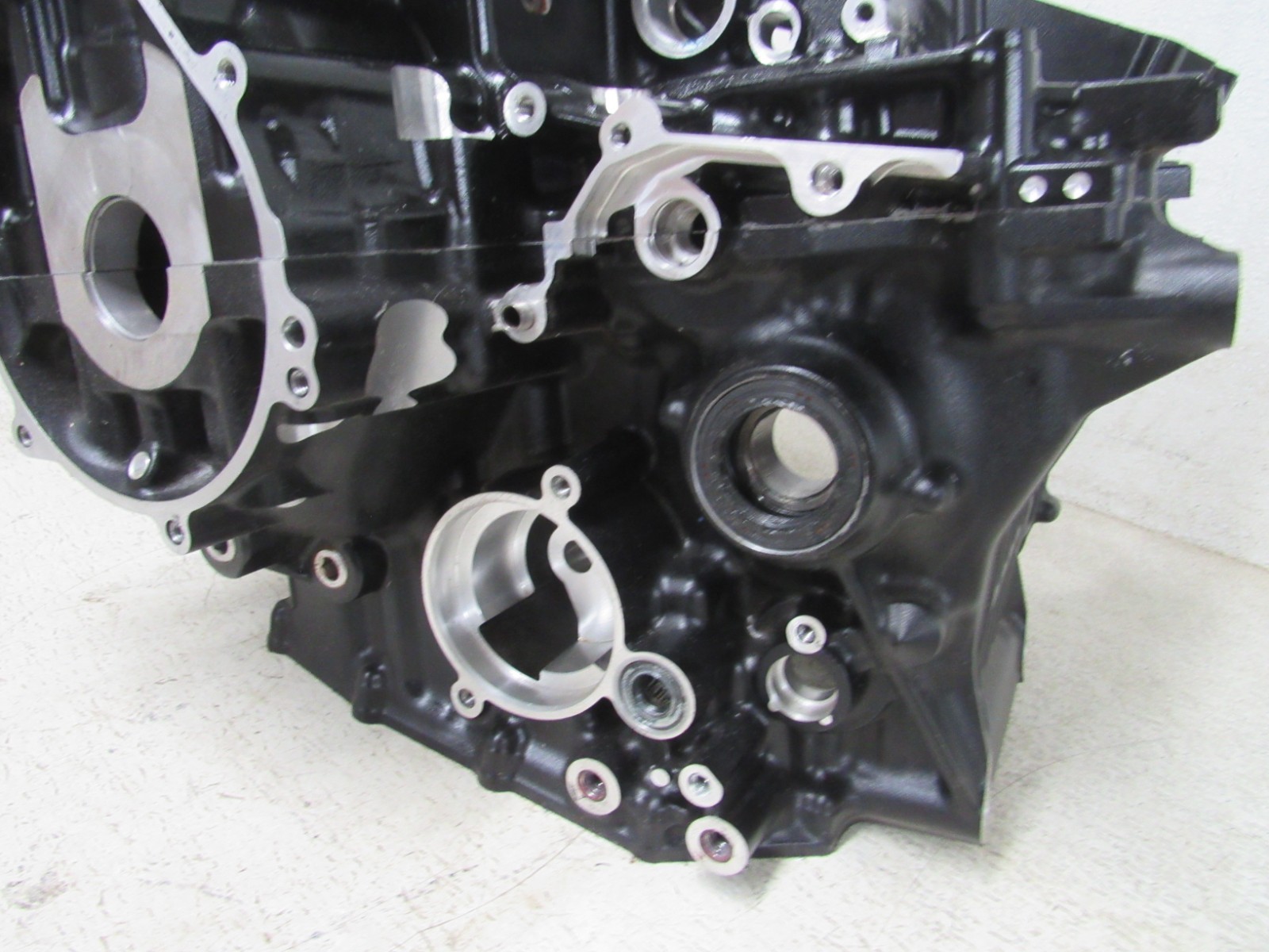 KAWASAKI NINJA ZH2 H2 ZR1000 ENGINE CASES CRANK CASE STOCK OEM #GZ27