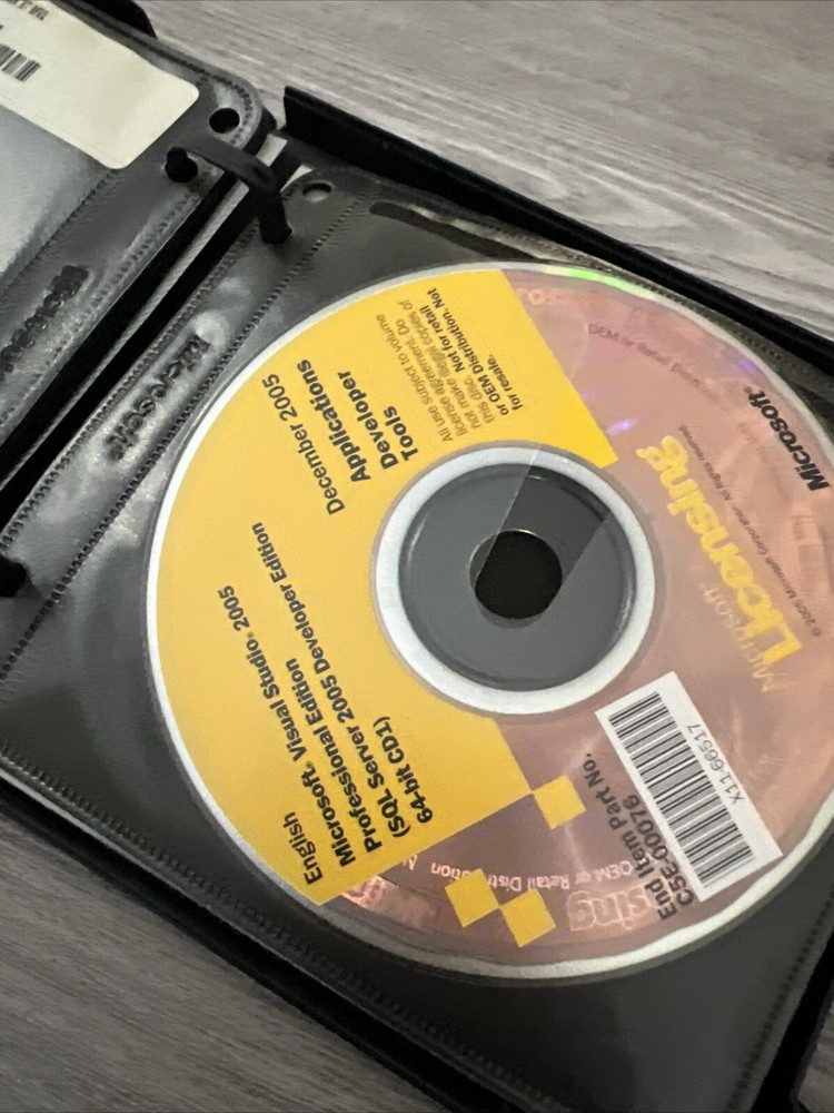 Microsoft Visual Studio 2005 Standard Edition & Licensing Set w/ Key Used