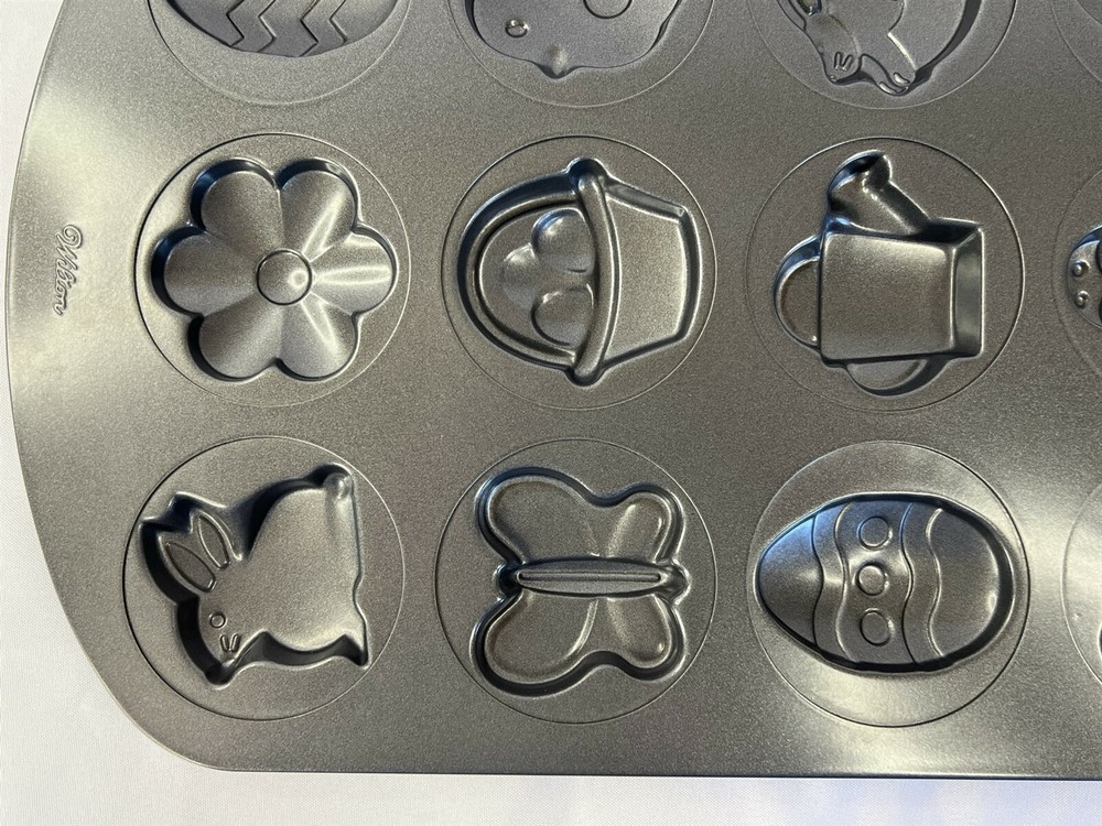 Wilton 12 Cavity 16"x11" Spring/Easter Bunny/Lamb/Egg/Chick Cookie Pan/Sheet