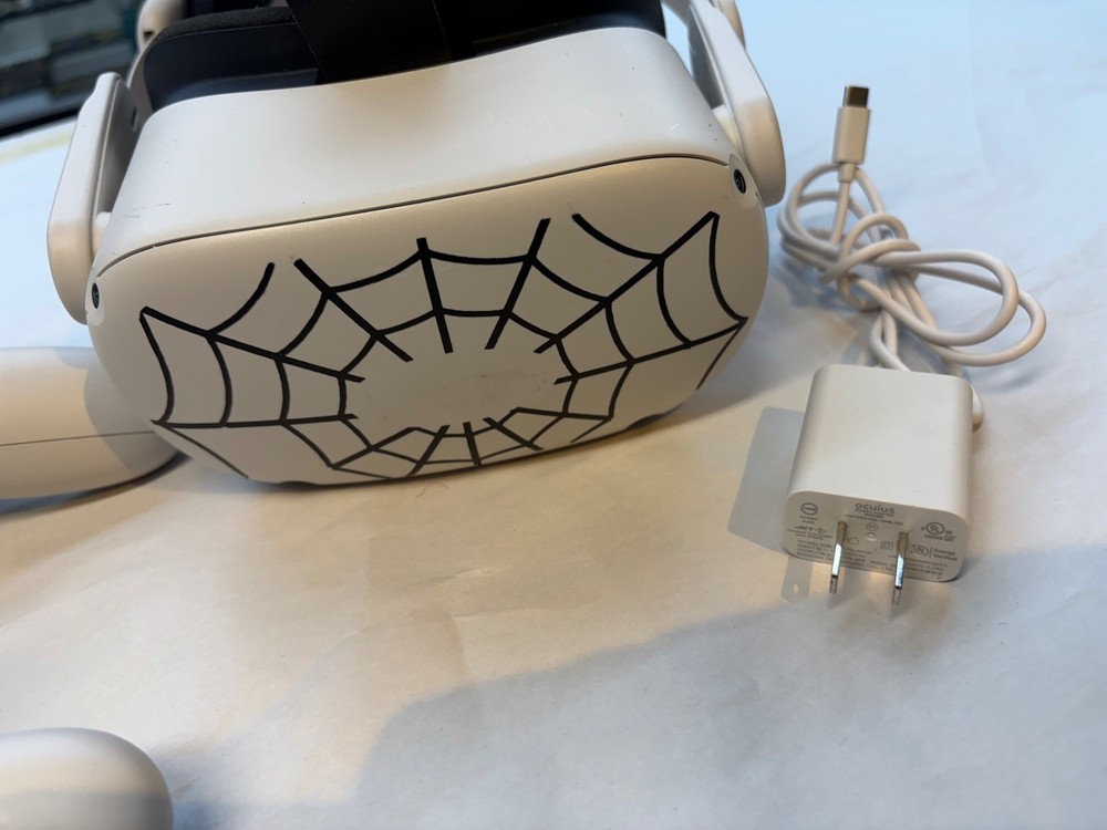 Meta Oculus Quest 2 128GB Virtual Reality Headset - White (READ)