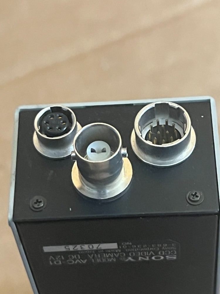 Sony AVC-D1 CCD Video Camera DC 12V