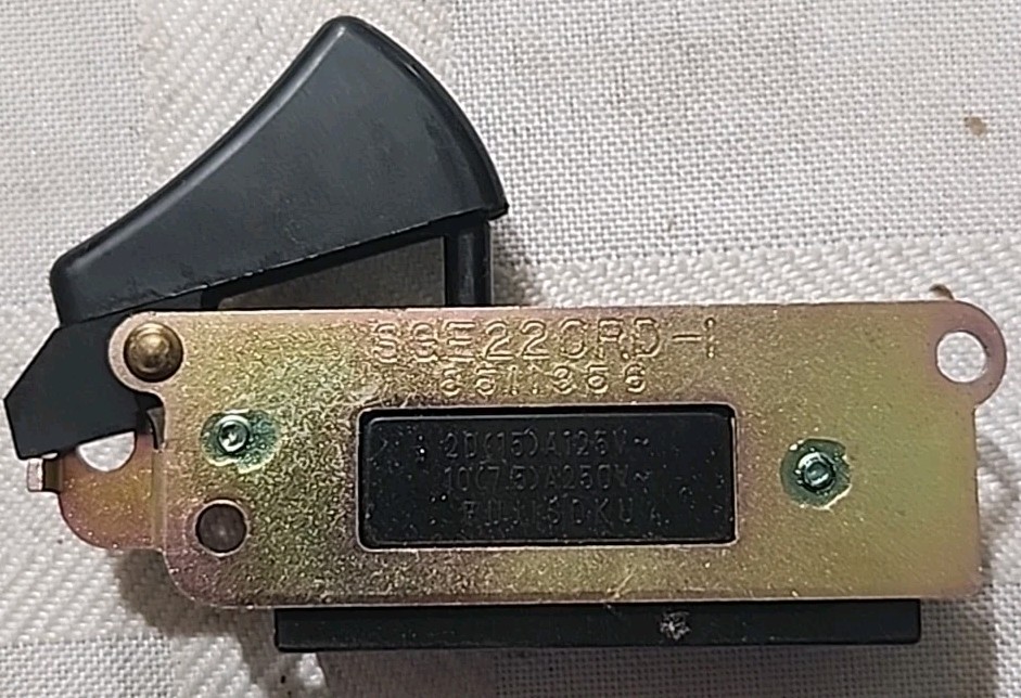 Makita 651135-6 Switch