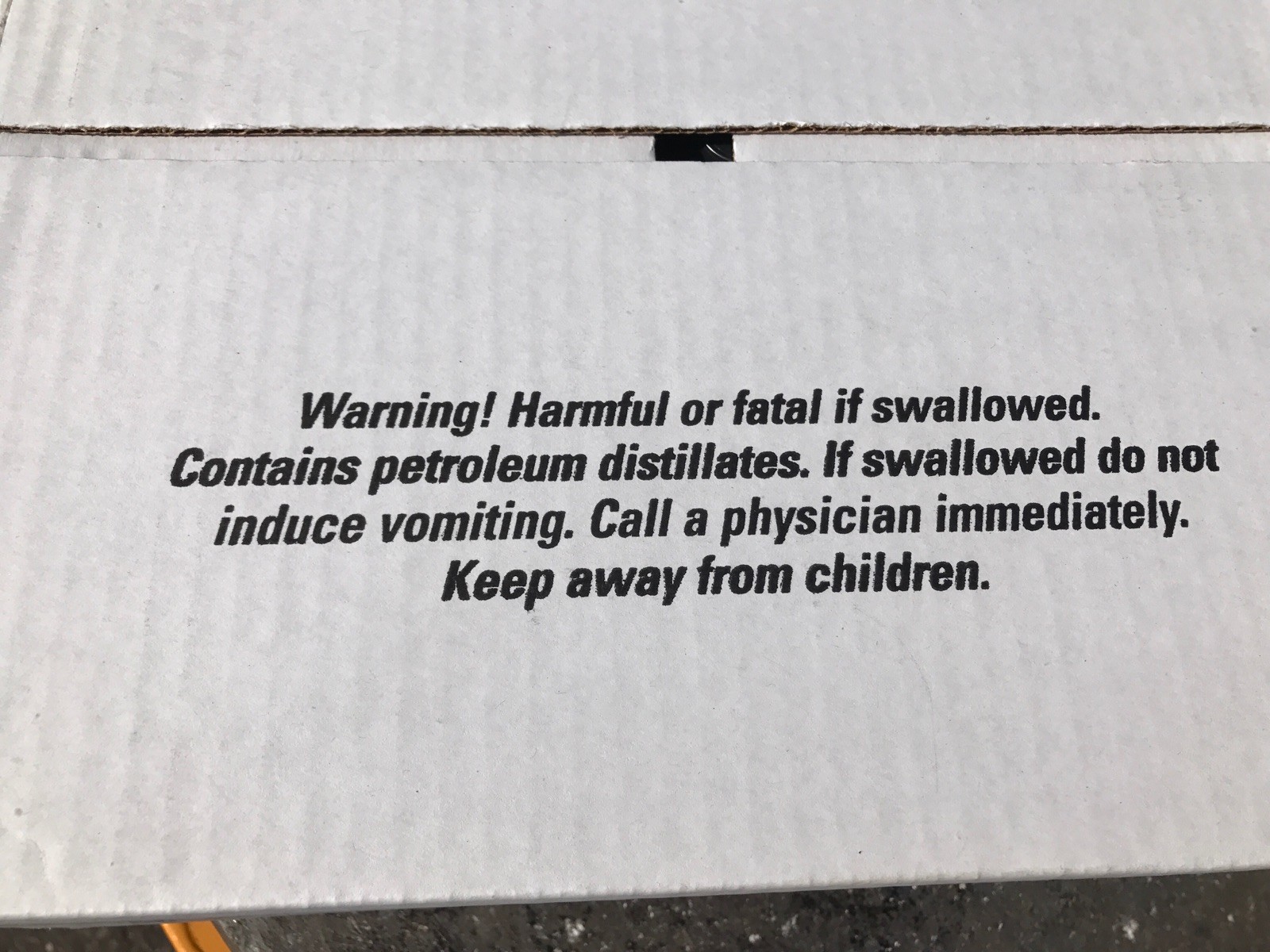 STIHL HIGH PERFORMANCE 2-CYCLE ENGINE OIL, 1 GAL MIX 2.6 OUNCE BOTTLES, 48 CS