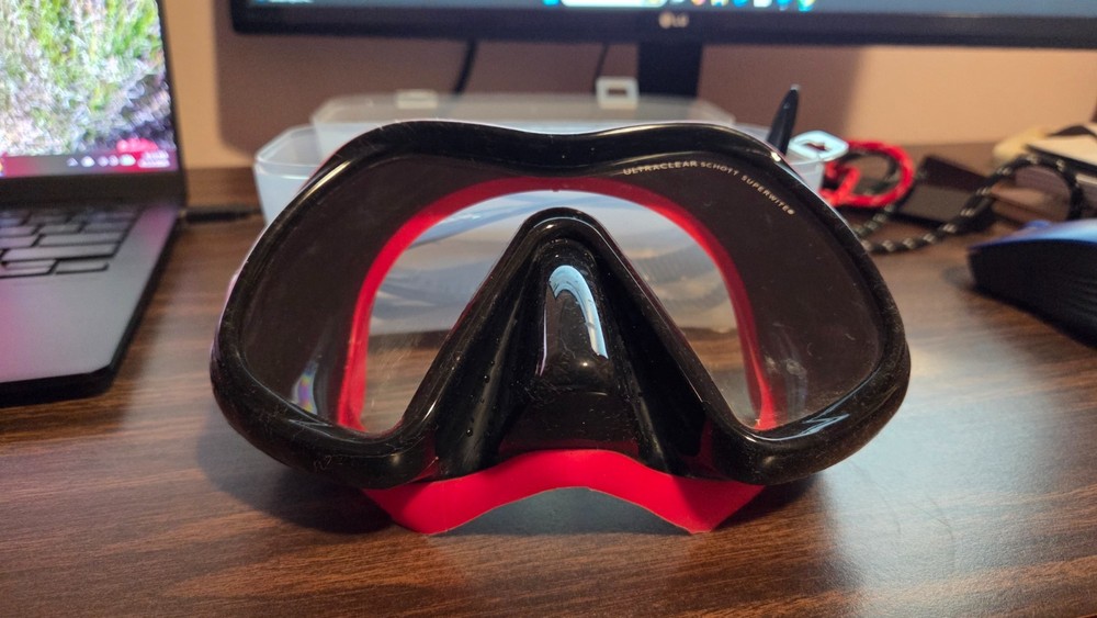 Atomic Aquatics Venom Mask - barely used