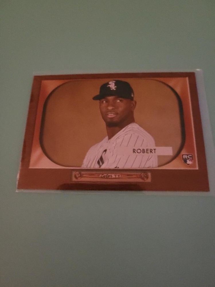 !!!    LUIS ROBERT  TOPPS   BASEBALL ROOKIE CARD $$
