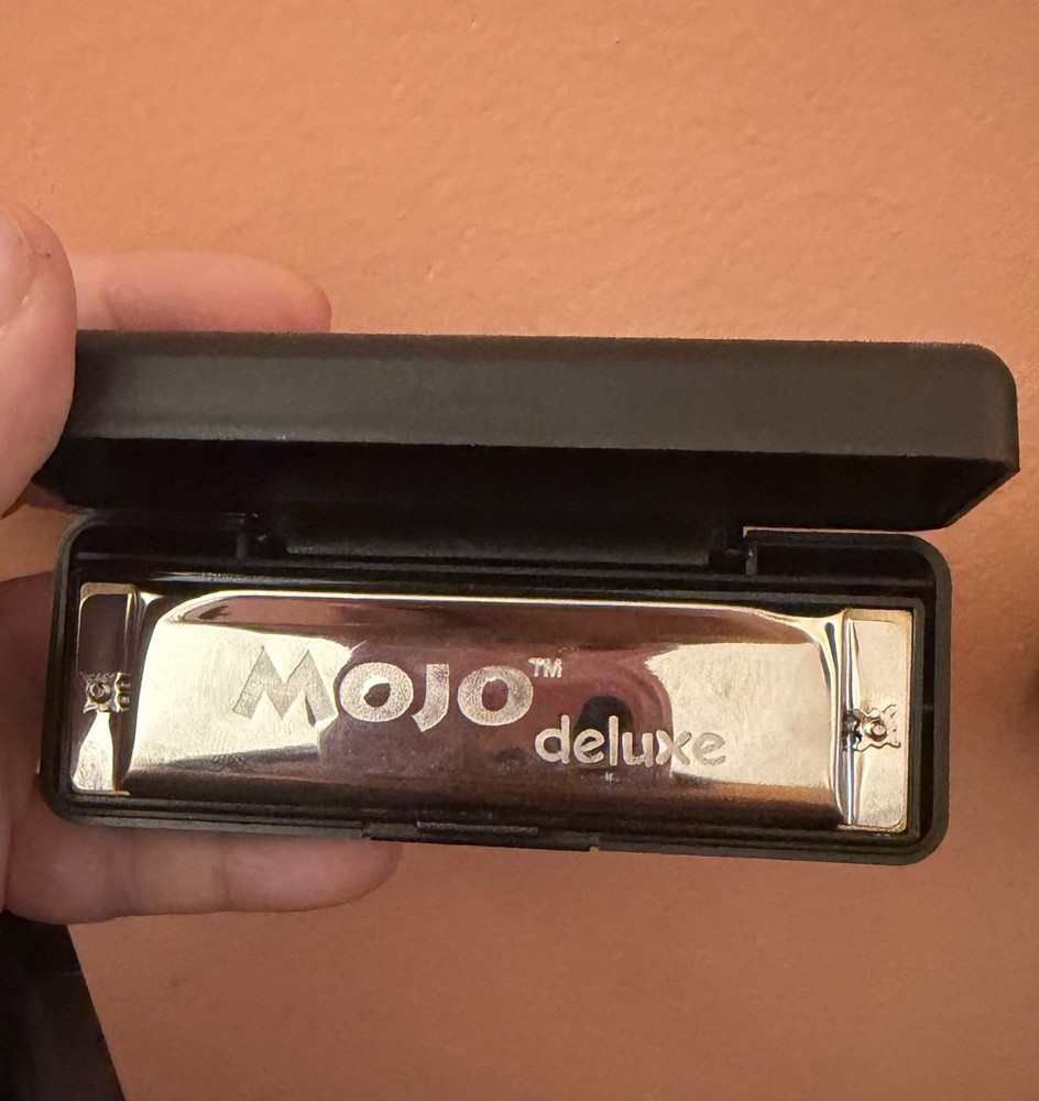 Mojo Deluxe  Harmonica W/Case