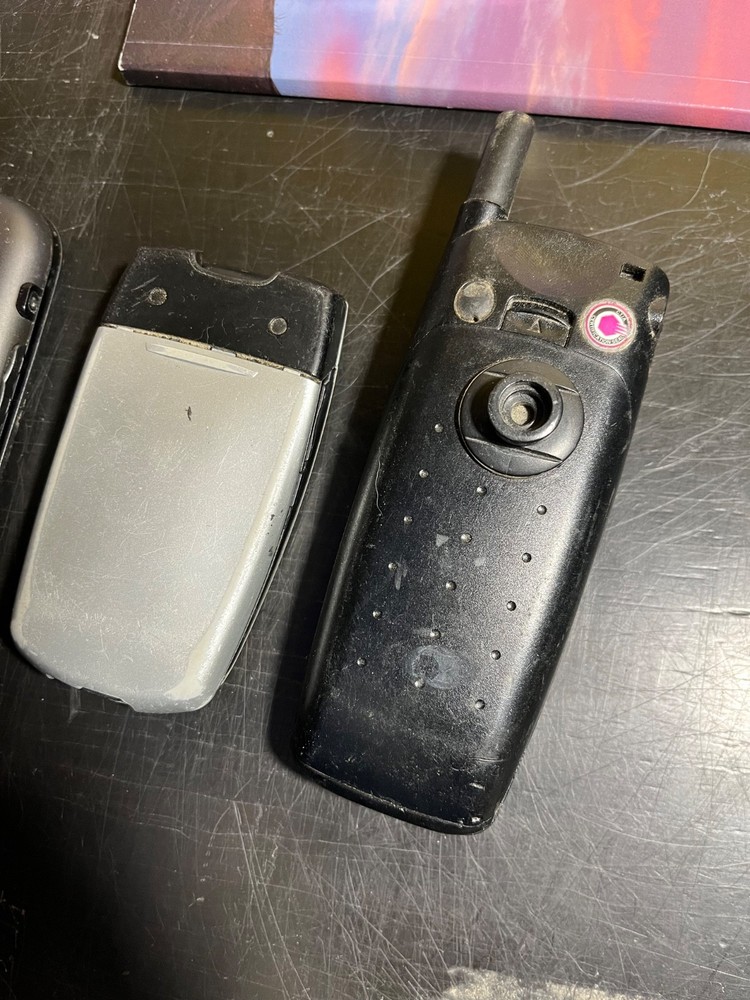 Old cellphone Lot Samsung