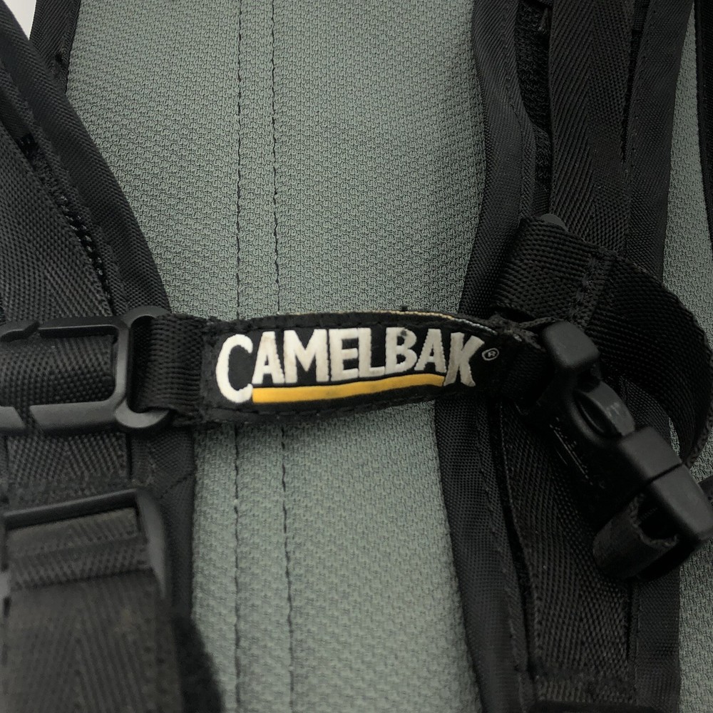 Camelbak Rogue Black Hydration Pack Hiking Cycling Day Backpack with Bladder