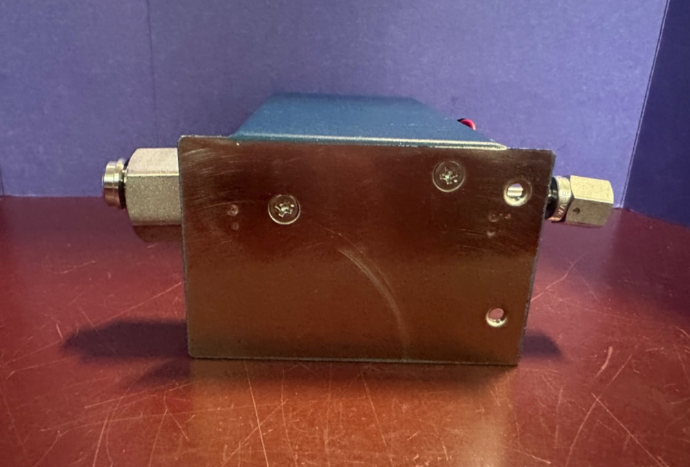 AS IS UNTESTED HoribaStec Liquid Flow Controller LF-F20M-A-EVD1