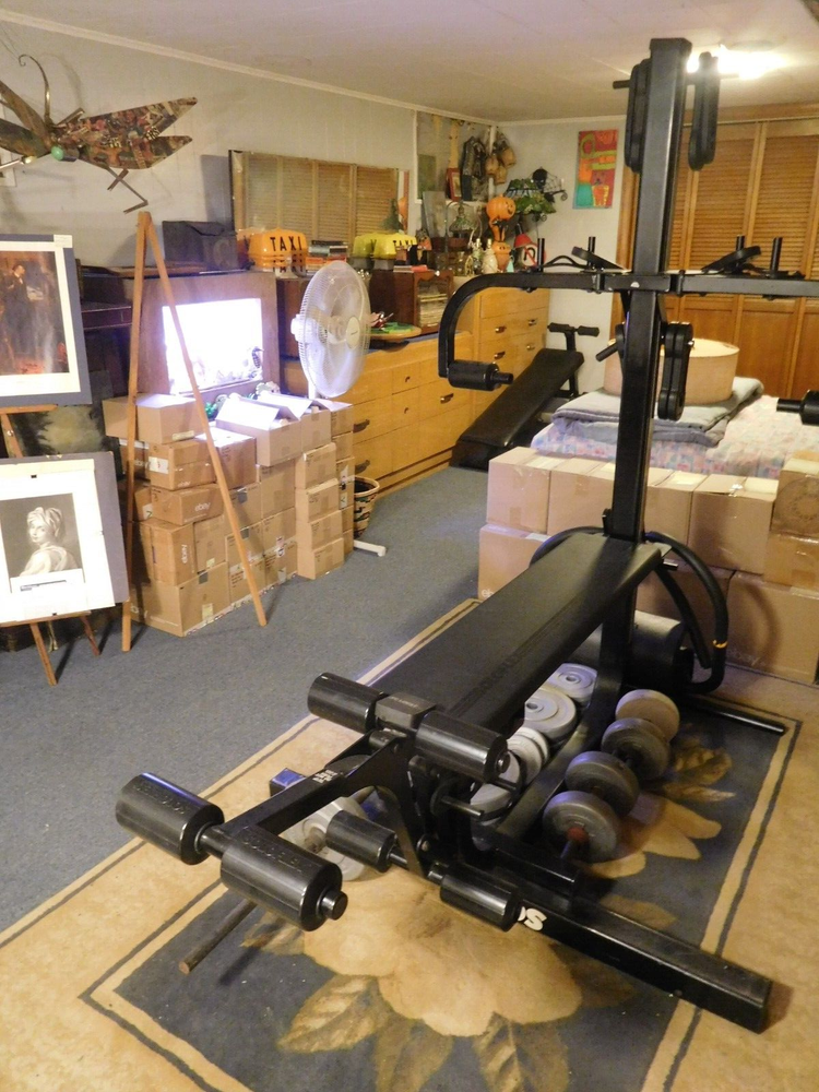 Classic Soloflex in Nice Condition Leg/Pull-Up 13 Bands & Additional Weight Set