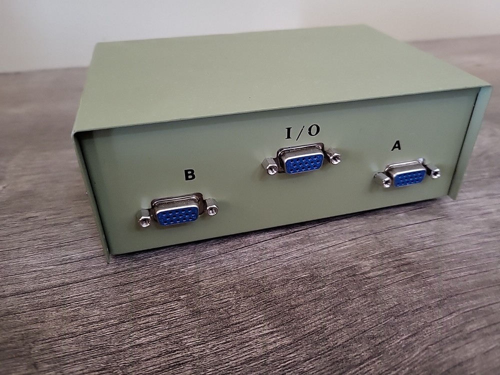 Manual Data Transfer Switch Box A/B 2-Position VGA Video Switchbox