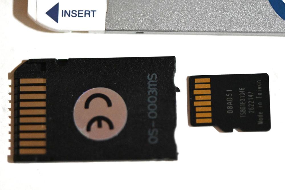 Lexar Memory Stick Duo Adapter + Micro SD Adapter + 8 Gb Micro SDHC Class 4