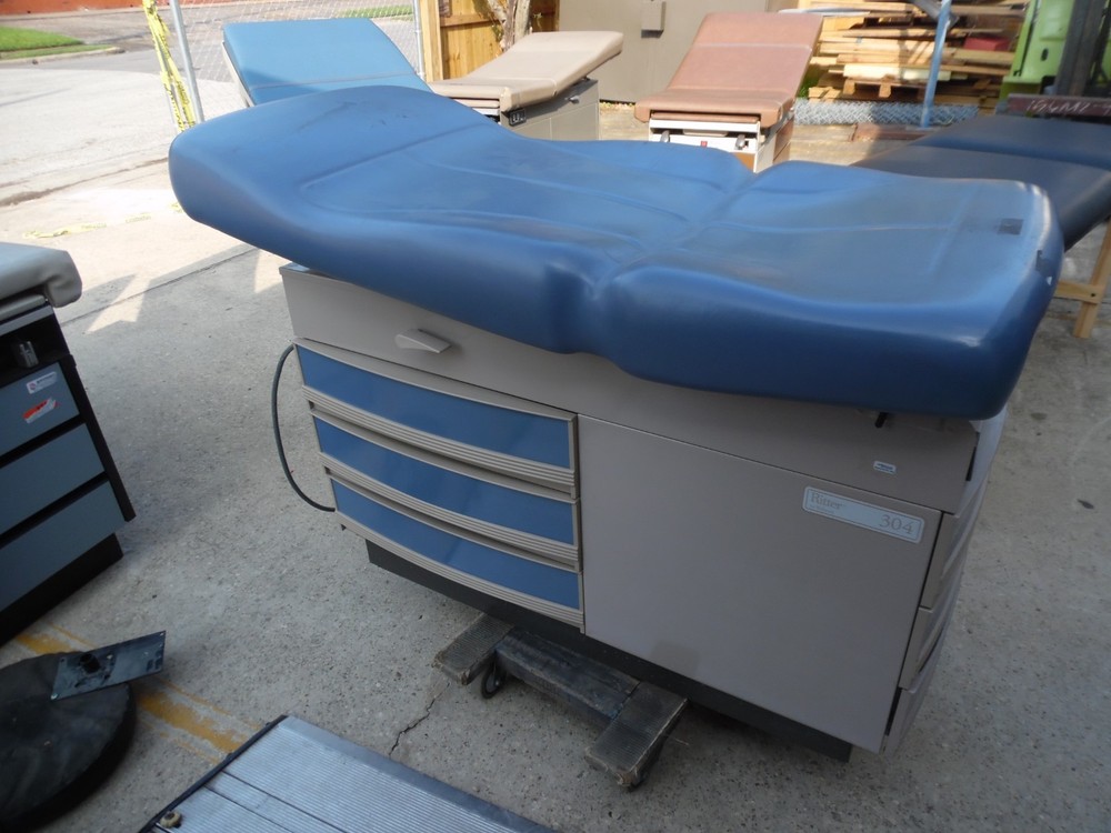 Midmark 304 Examination Table