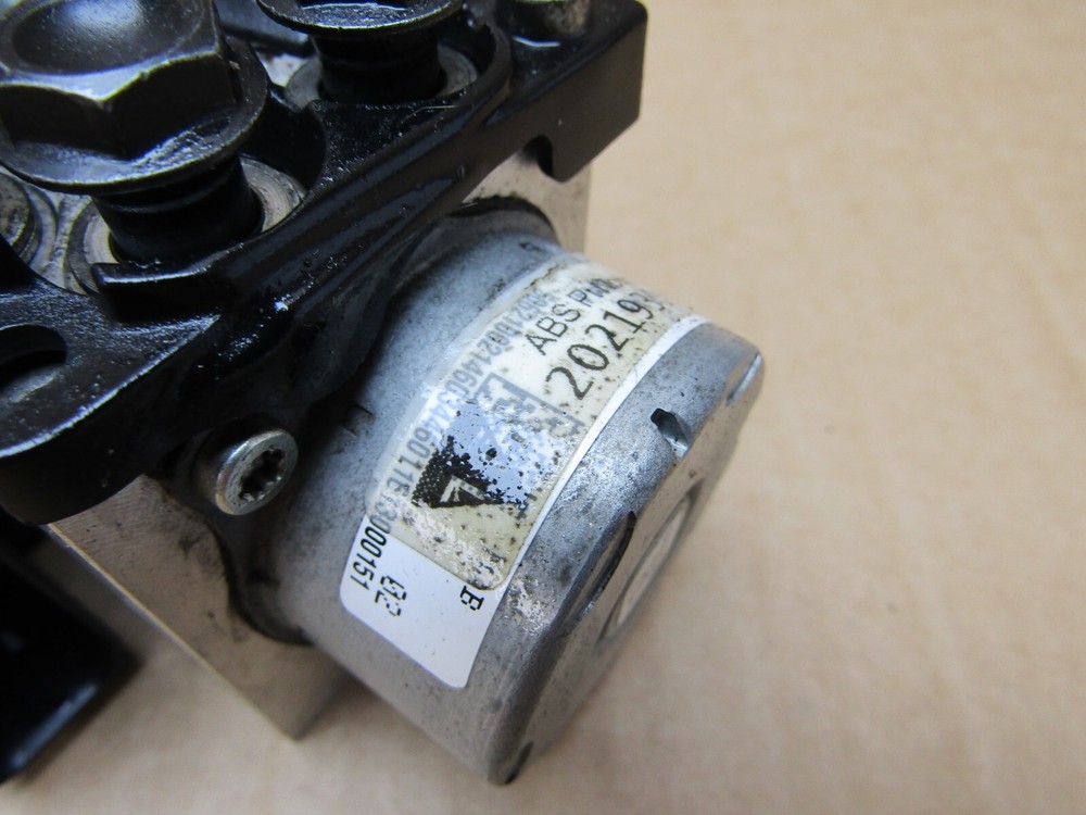 Triumph Thruxton 1200R 2016 4,635 miles ABS pump control module (9129)