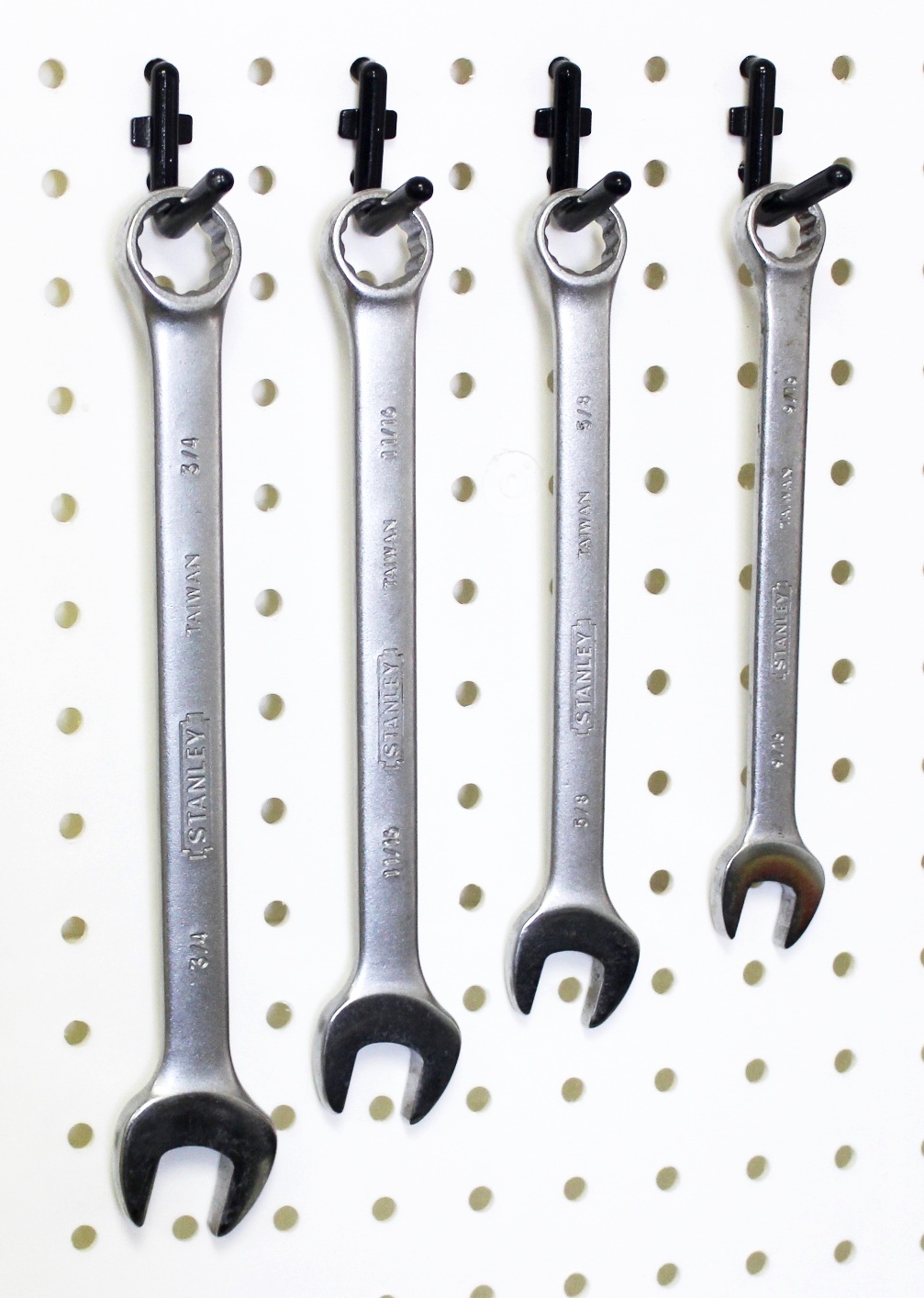 WallPeg Flex-Lock J & L Peg Hooks for 1/4" Pegboard - Lot 100 - Black or White