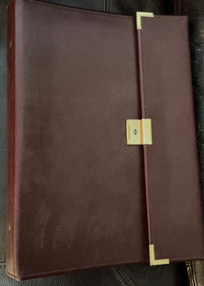 Profesional Trifold Notebook lockable with key