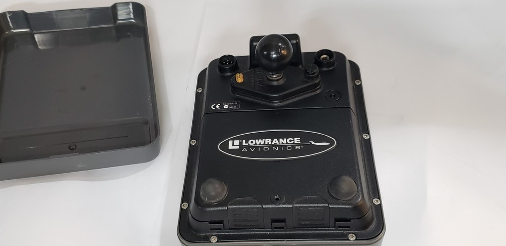 Lowrance Avionics Airmap 2000c